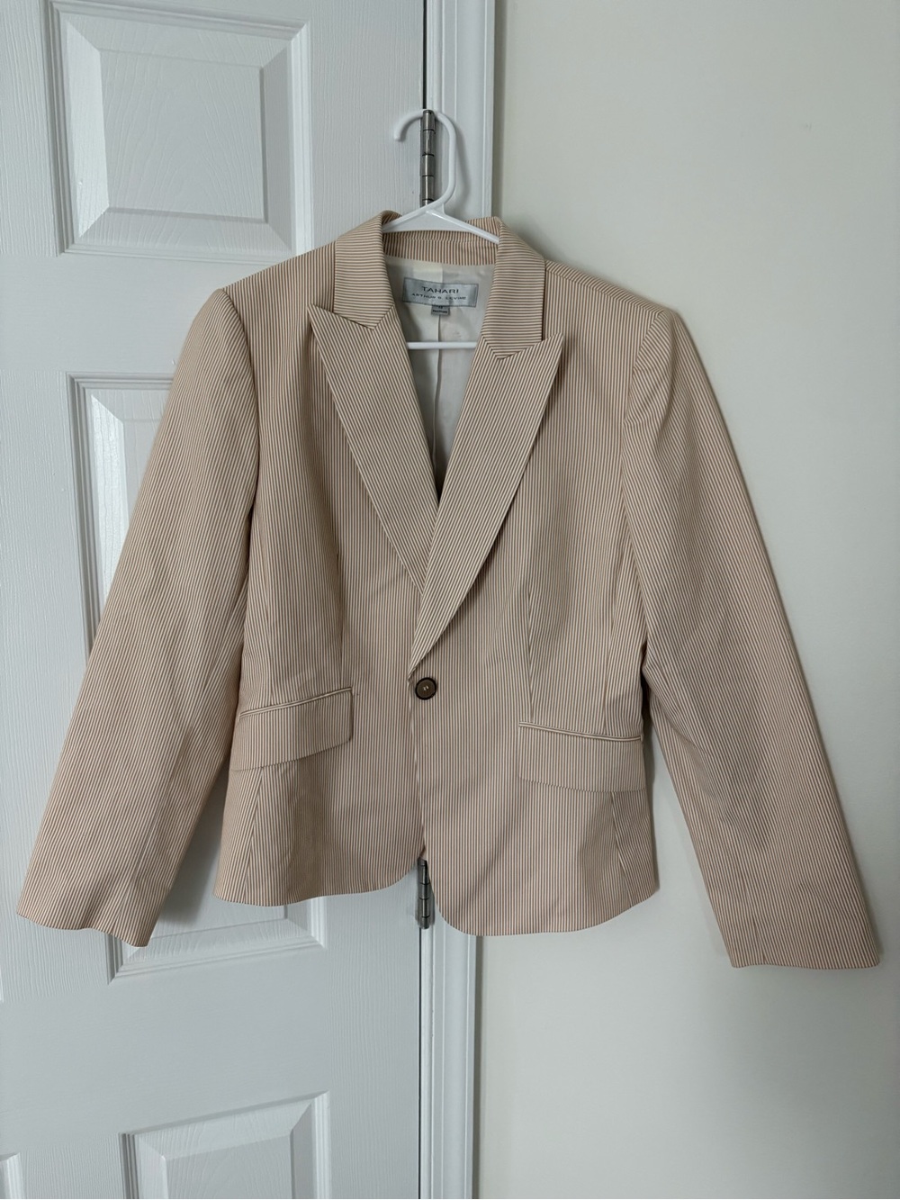 Tahari Women’s Beige Pinstripe Single-Button Blazer